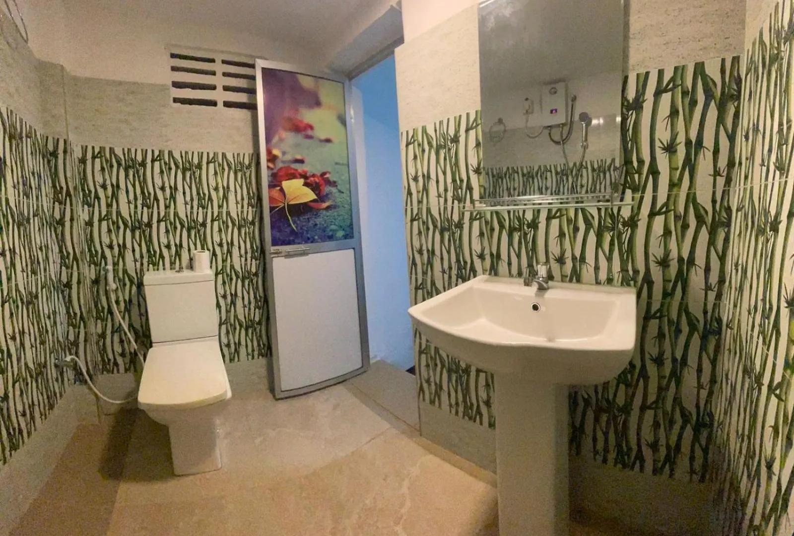 Lake Classical Guest House Канди