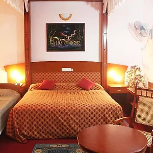 2* Hotel Riverdale