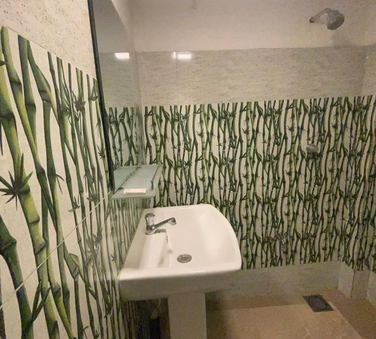 Lake Classical Guest House Канди