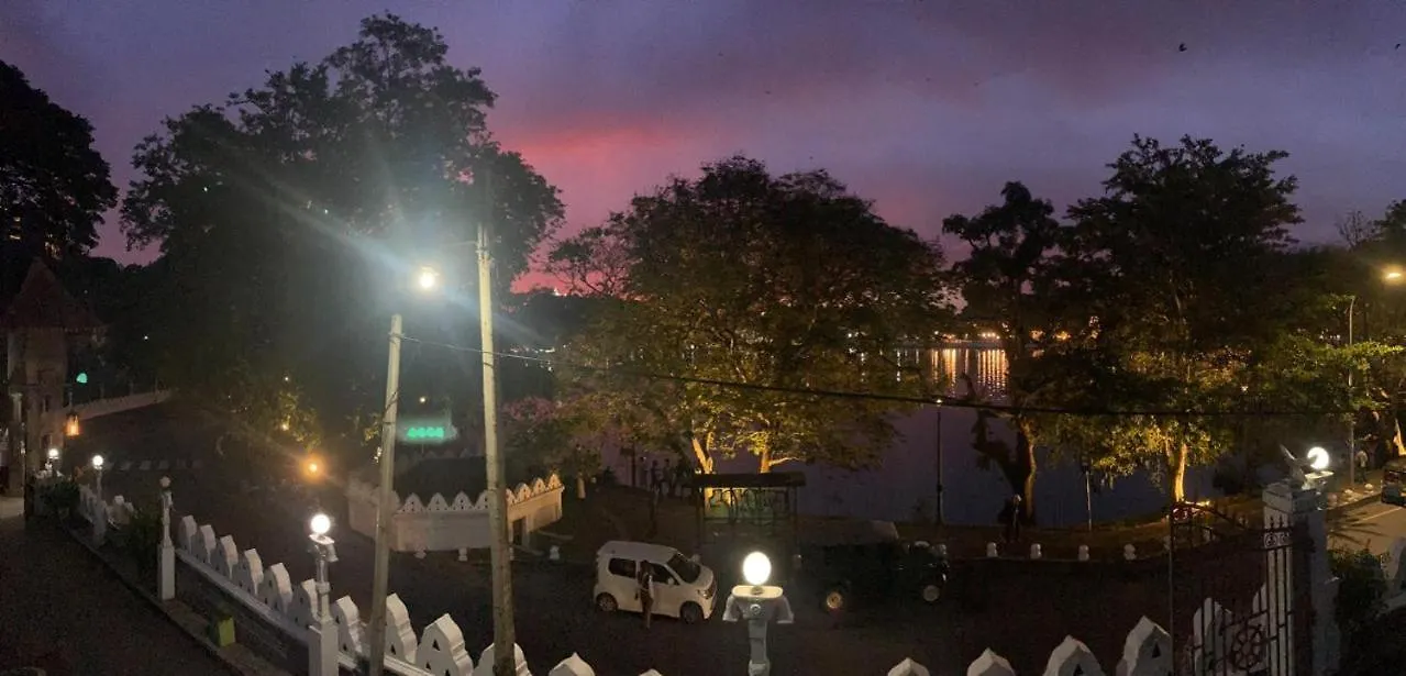 Lake Classical Guest House Kandy