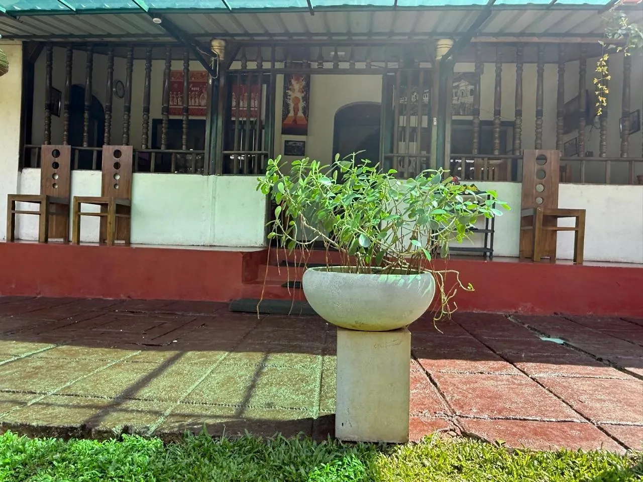Lake Classical Guest House Kandy